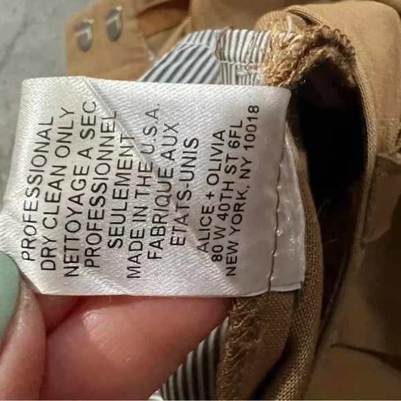 Alice + Olivia Low Rise Straight Leg Trouser in Tan Size 8 - Picture 9 of 11